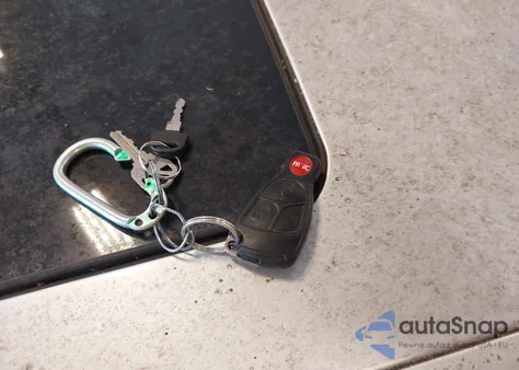 2005 Mercedes-Benz Clk 320 from USA, damaged, VIN WDBTJ65J95F153994